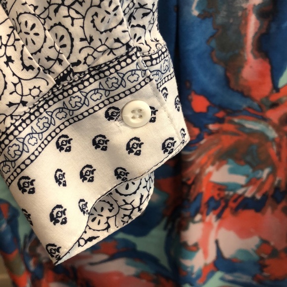 Button down - Picture 3 of 4